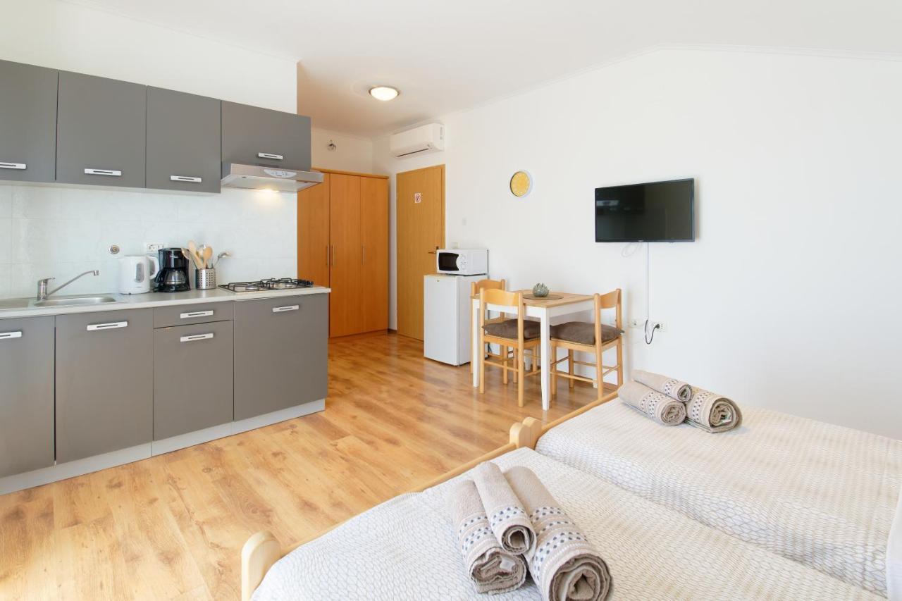 Apartments Belvedere By Rent Istria Plovanija Екстериор снимка